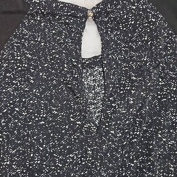 Black and White Banana Republic Size 6 Mesh Shoulder Dress with pockets - Picture 11 of 11